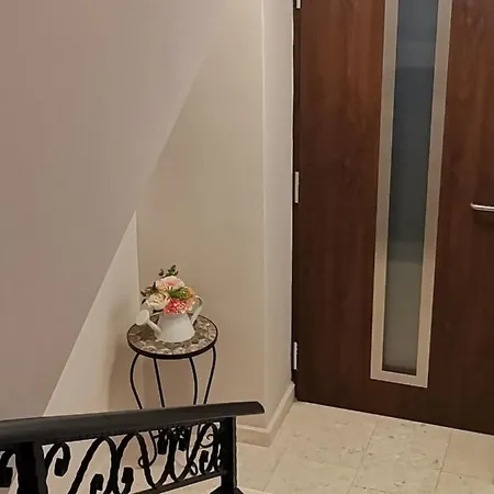 아파트 Family Boutique Residence-free Parking *